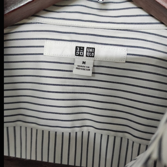 Uniqlo Stripe Shirt 🤍 - Picture 2 of 10